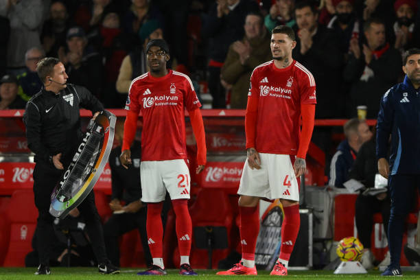 更是向世界 更是向世界